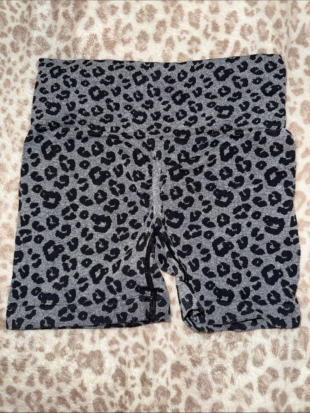 Leopard Print Women’s High-Waist Active Shorts - Gray/Black
